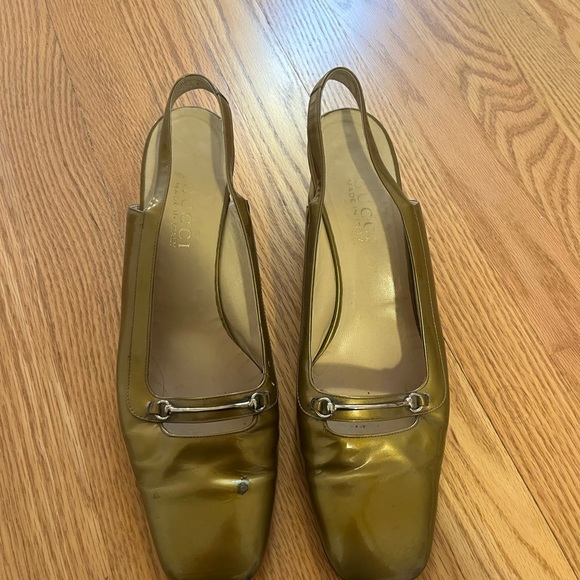 Gucci Women's Gold Slingback Heels - Picture 1 of 5
